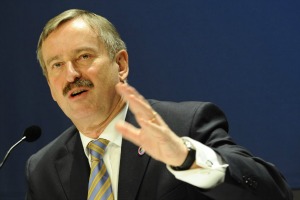 Siim Kallas : les coupes budgétaires menacent les fondements de l’UE